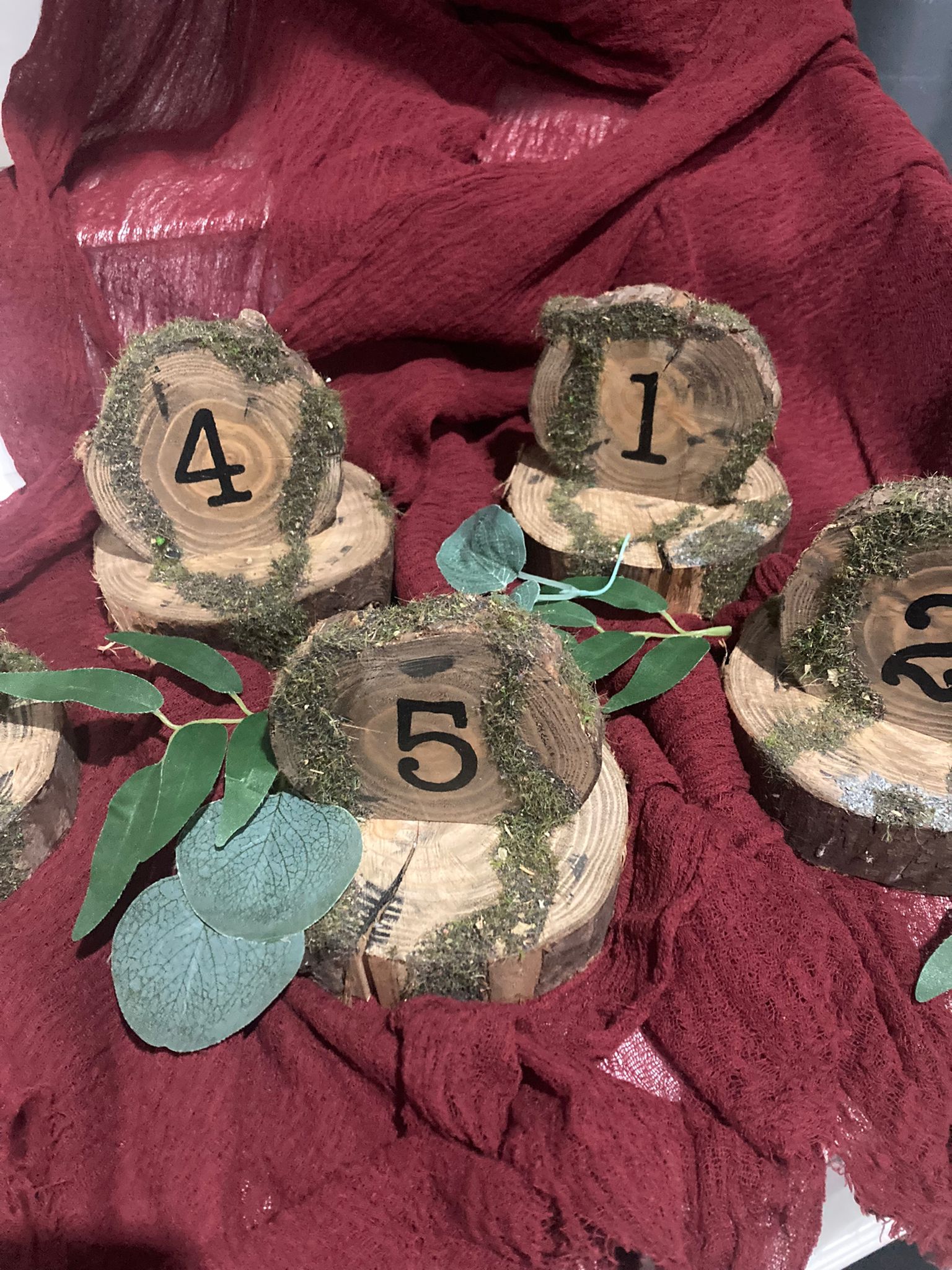 Wooden log table numbers
